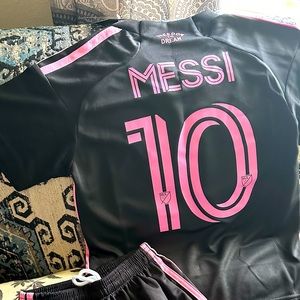 New 2023 Lionel Messi Inter Miami Pink Black Kids Youth Soccer Jersey SMALL